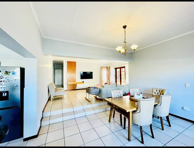 3 BEDROOM HOUSE FOR SALE IN KYALAMI HILLS